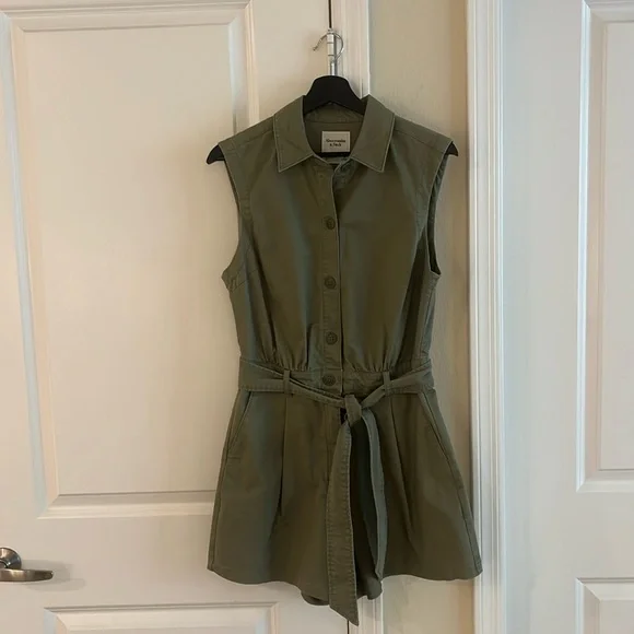 🫒 Abercrombie & Fitch Olive Green Romper, Size: M - Picture 6 of 17